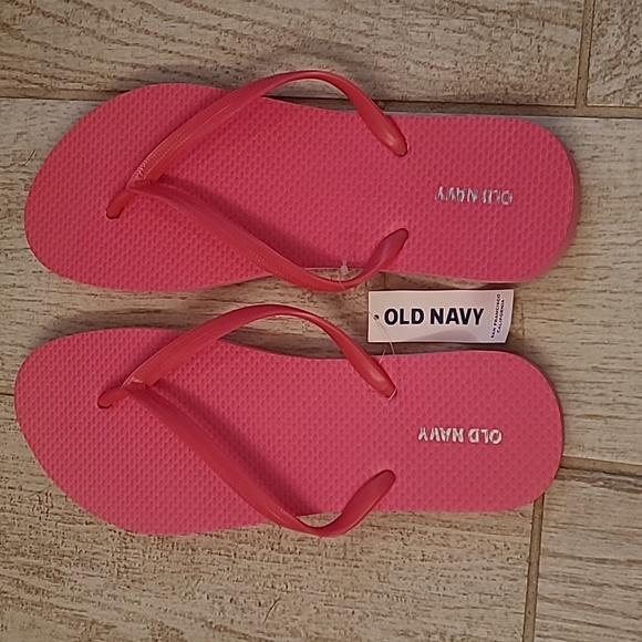 3 Pair of BNWT Flip Flops Two GAP & One Pair of Old Navy in a Size 10. - Picture 7 of 8
